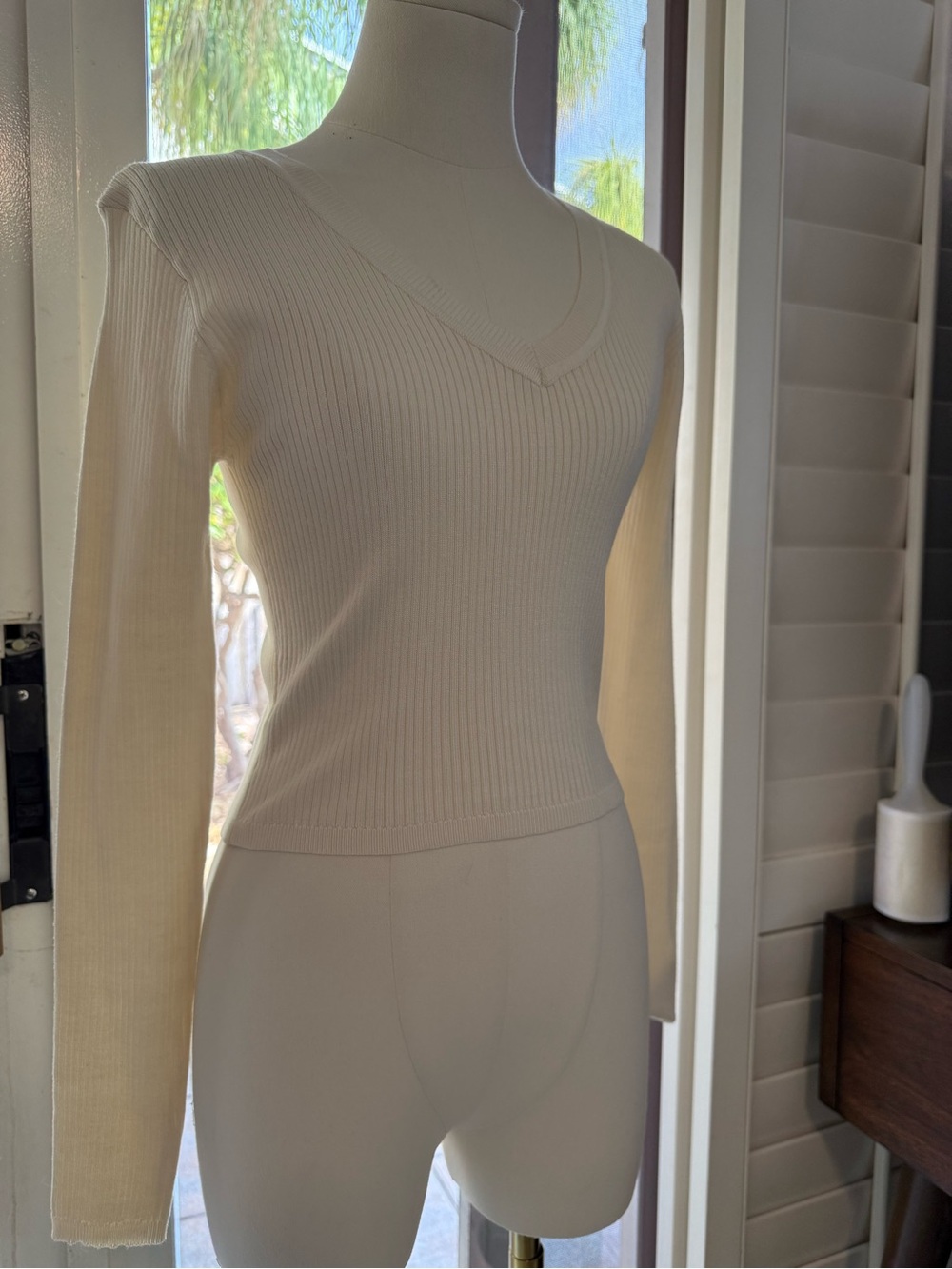 HYFVE Cream Ribbed V-Neck Sweater Top NWOT